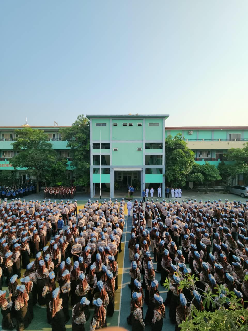 Kobarkan Semangat Nasionalisme, SMKN 1 Lamongan Gelar Upacara Peringatan Hari Kesaktian Pancasila